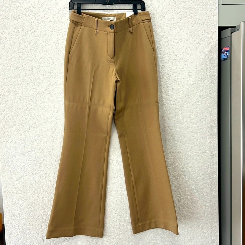 Womens Loft Kate pant. Size 4. Tan. New with tags